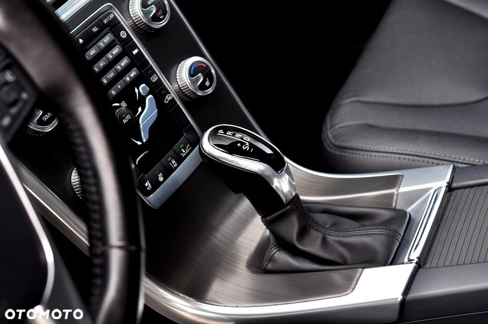 Volvo XC 60 T5 AWD Inscription - 25