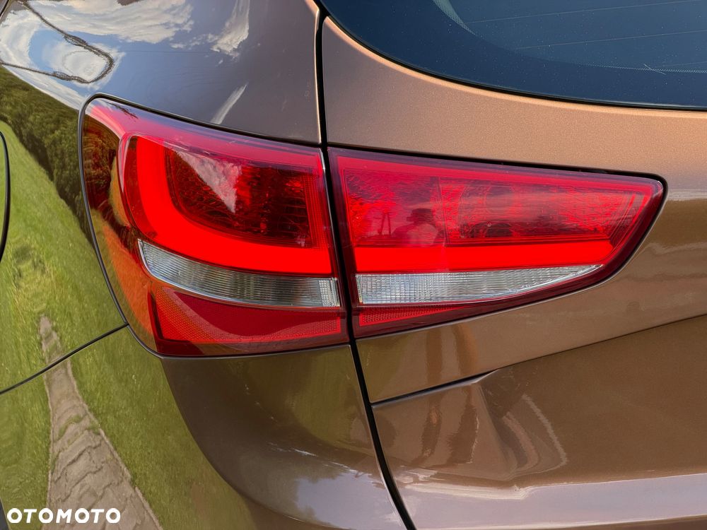 Kia Ceed 1.6 CRDi 136 ISG Platinum Edition - 17