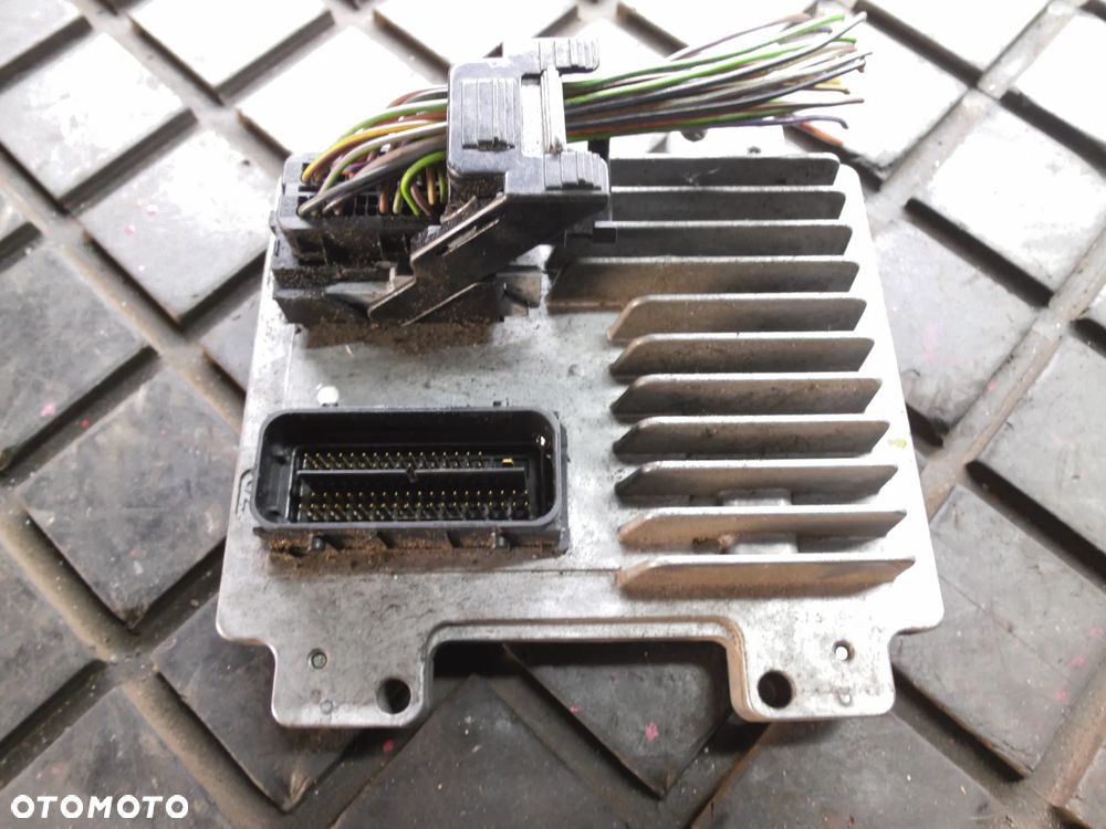 Sterownik silnika komputer 55583744 Opel Corsa D 1.4 16V - 1