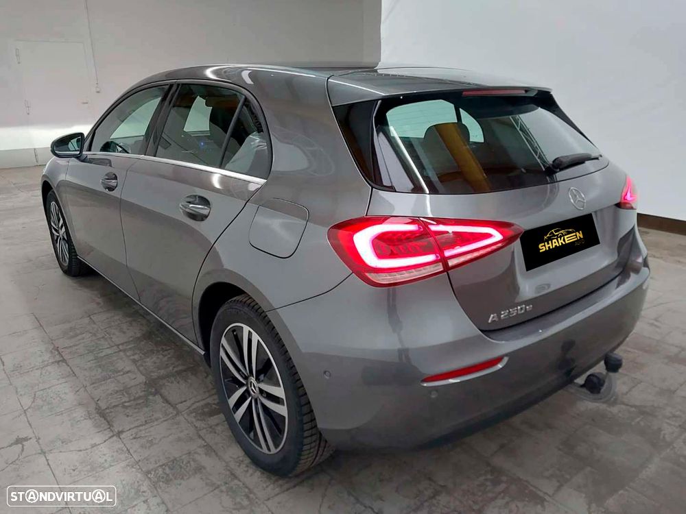 Mercedes-Benz A 250 e Progressive - 3