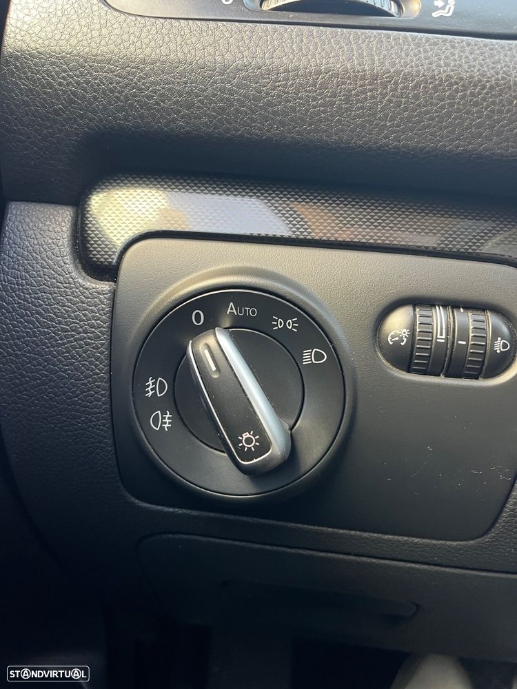 VW Golf Variant 1.6 TDi Highline DSG - 12