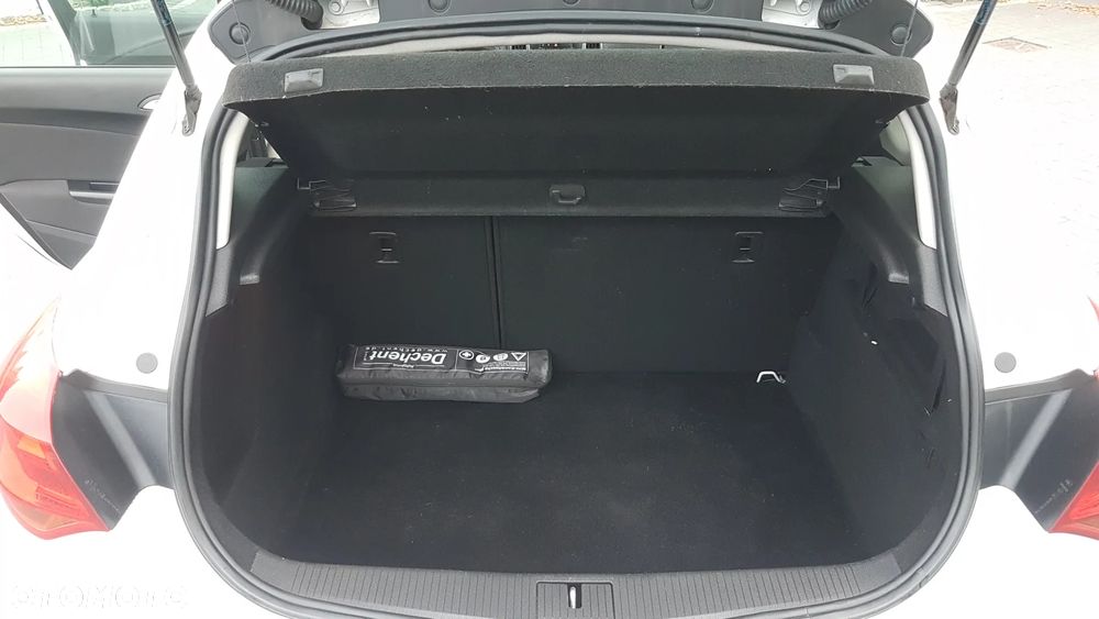 Opel Astra - 16