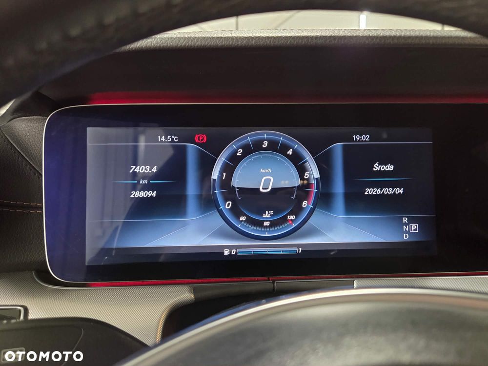 Mercedes-Benz Klasa E 220 d 4-Matic 9G-TRONIC - 13