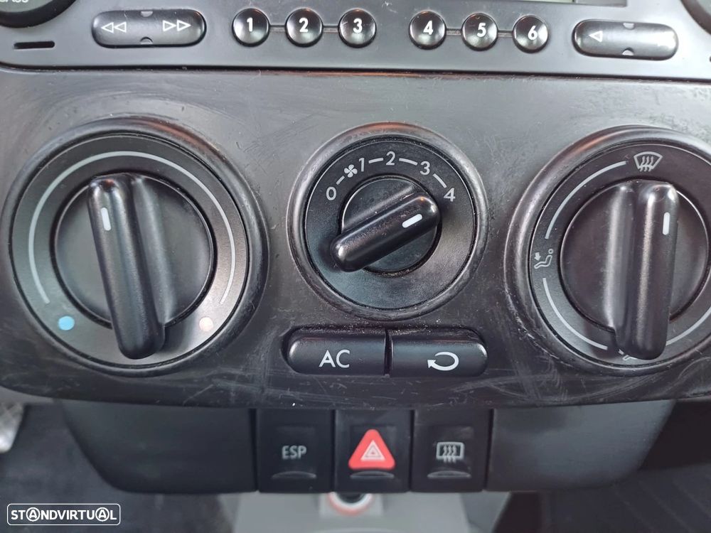 VW New Beetle 1.4 - 10