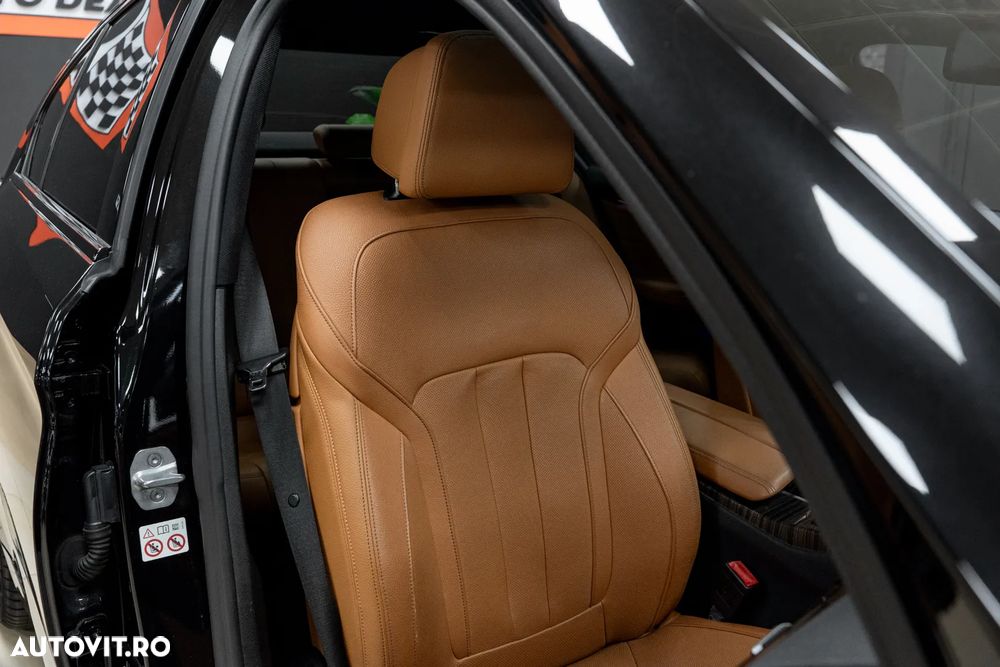 BMW Seria 5 520d Aut. Sport Line - 30