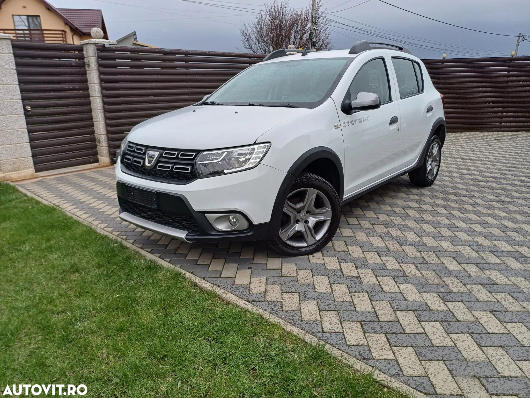 Dacia Sandero 1.5 Blue dCi Laureate - 1