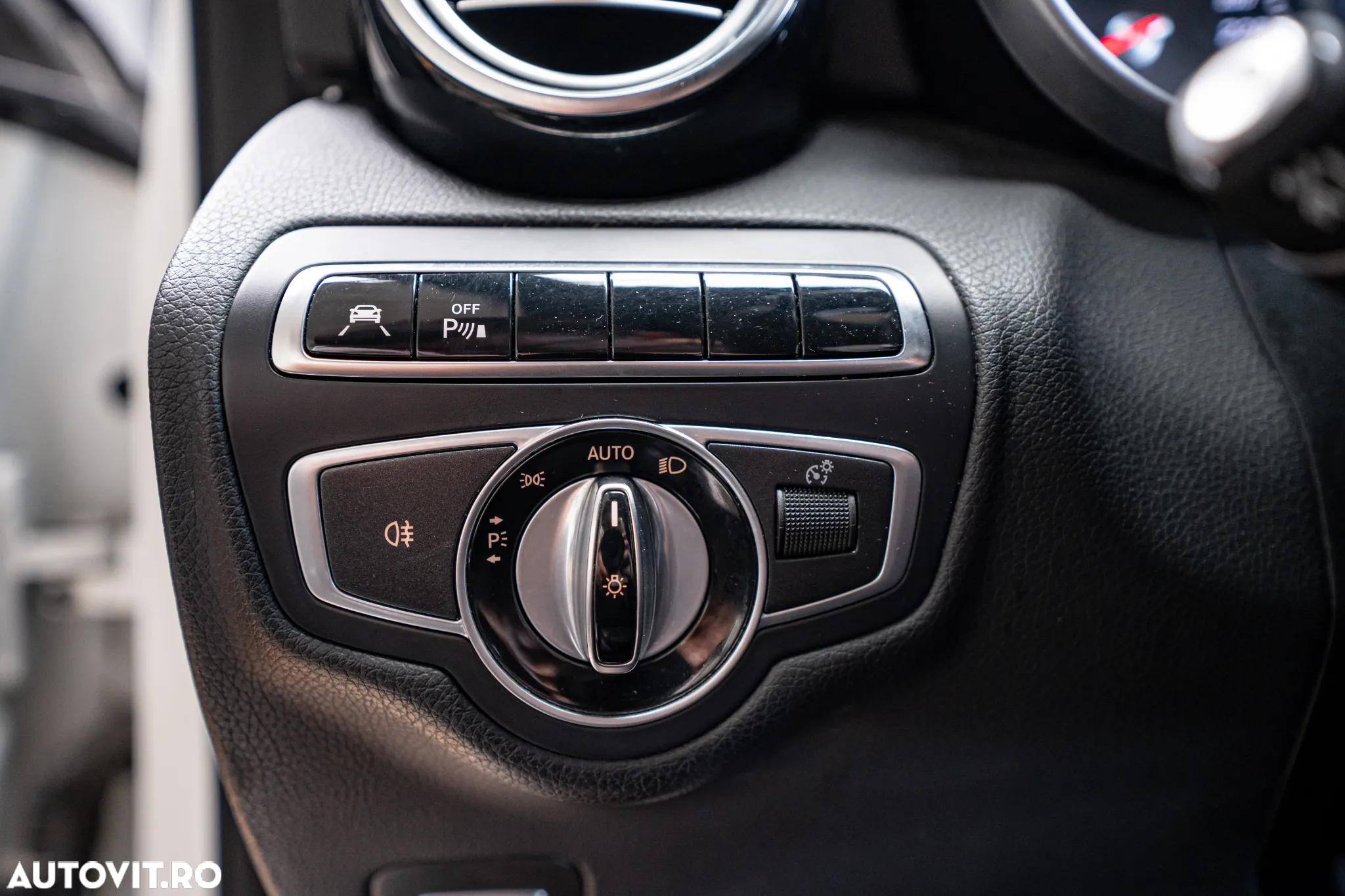 Mercedes-Benz GLC 220 d 4Matic 9G-TRONIC AMG Line - 25