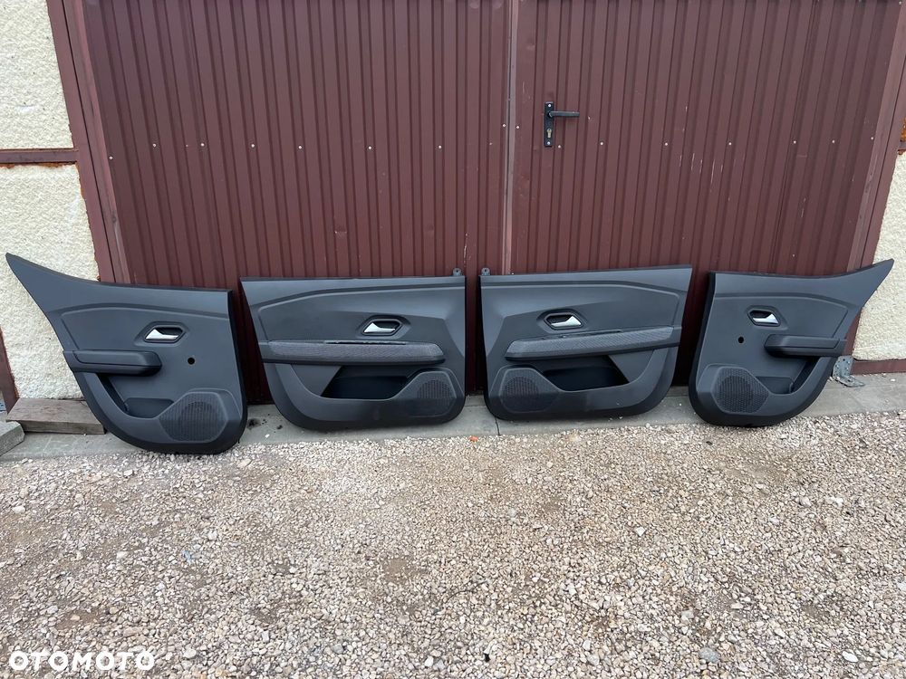 TAPICERKA BOCZEK DRZWI PRZÓD PRZEDNI PRAWY LEWY TYŁ TYŁNA PRAWA LEWA  DACIA SANDERO III  SUPER STAN