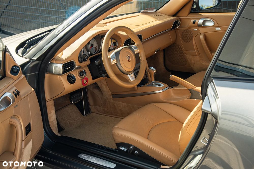 Porsche 911 - 26