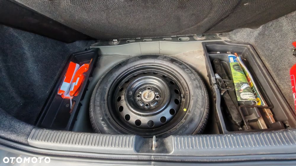 Toyota Corolla - 11
