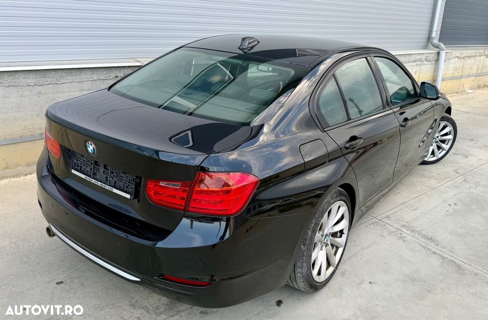 BMW Seria 3 320d DPF Aut. Edition Exclusive - 23