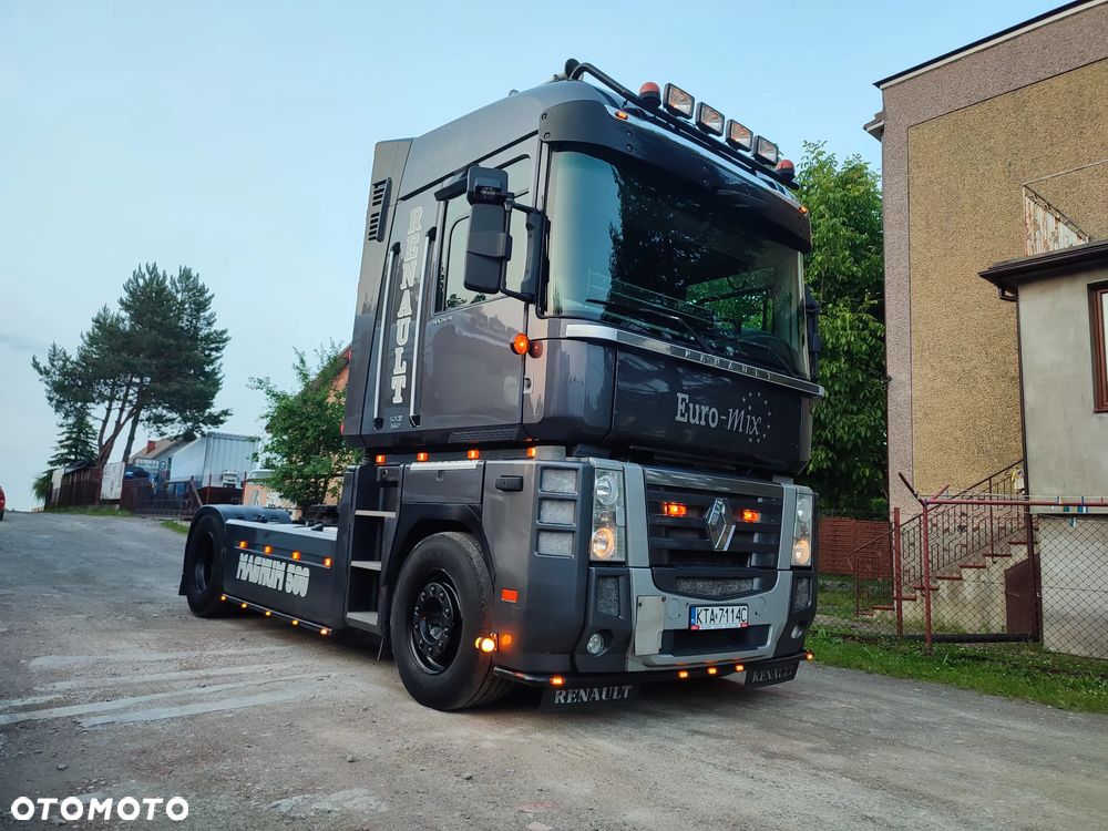 Renault MAGNUM - 8