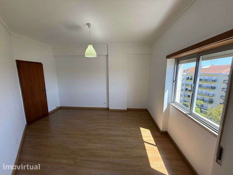 Arrenda-se Apartamento T3 Sacapeito, Santarém – Excelente Localização! - Grande imagem: 2/12