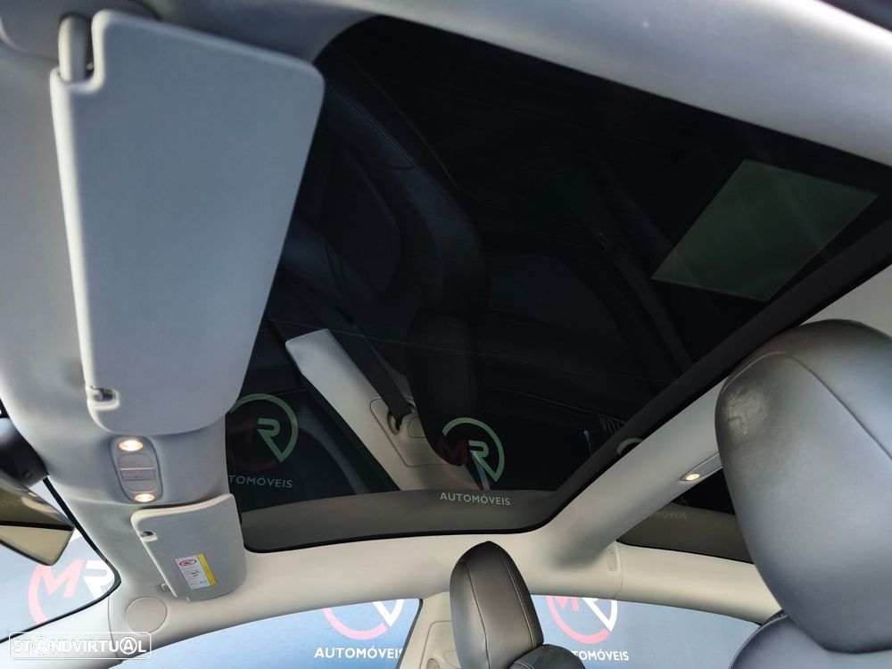Tesla Model 3 - 31