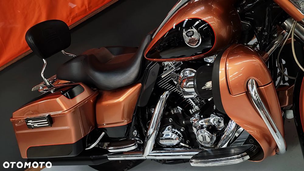 Harley-Davidson Touring Street Glide - 19