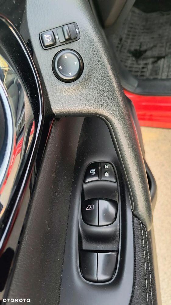 Nissan Qashqai 1.2 DIG-T N-Connecta - 26