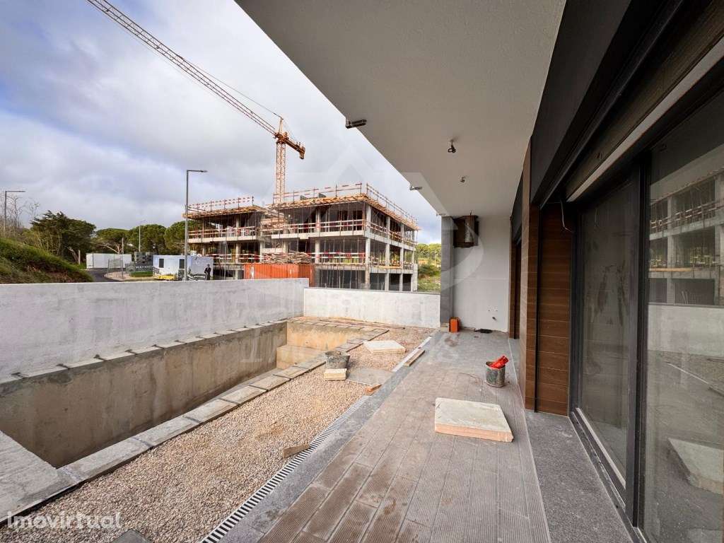 Moradia T4 com piscina, localizada nos Terraços du Moulin, Vialonga - Grande imagem: 5/26