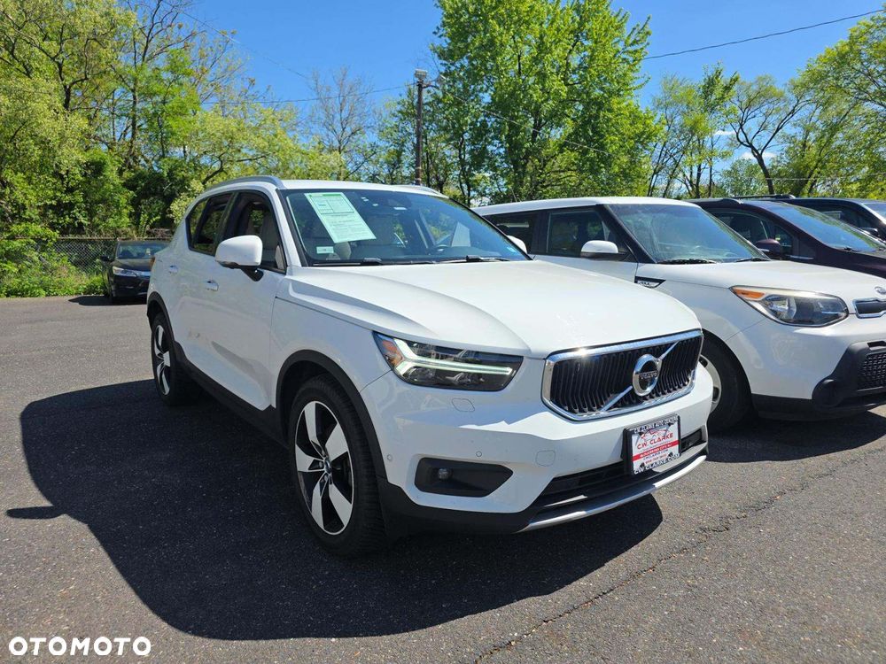 Volvo XC 40 T5 AWD Geartronic Momentum - 2