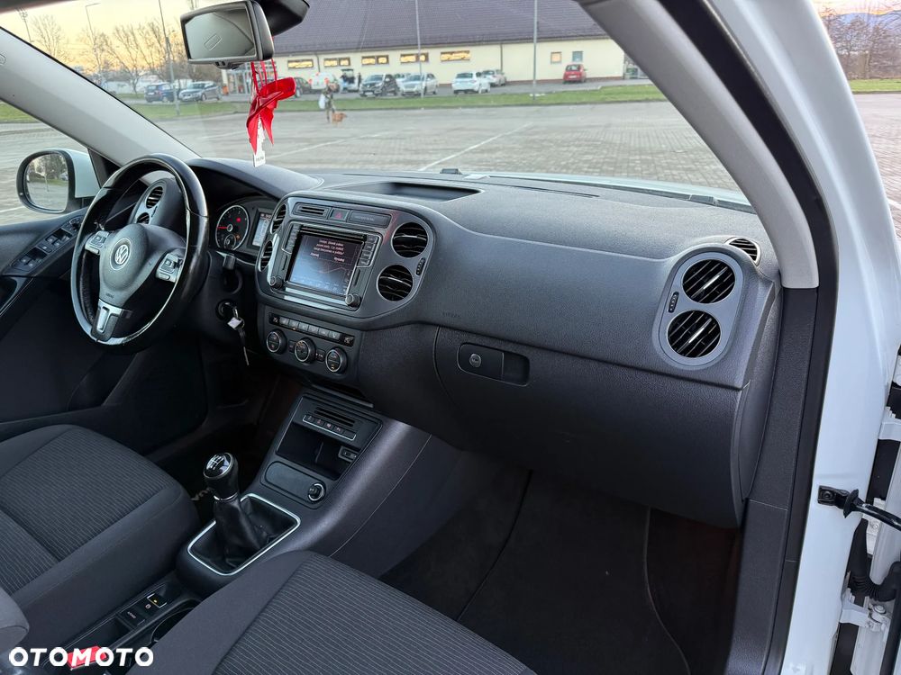 Volkswagen Tiguan 2.0 TDI DPF BlueMotion Technology Exclusive - 12