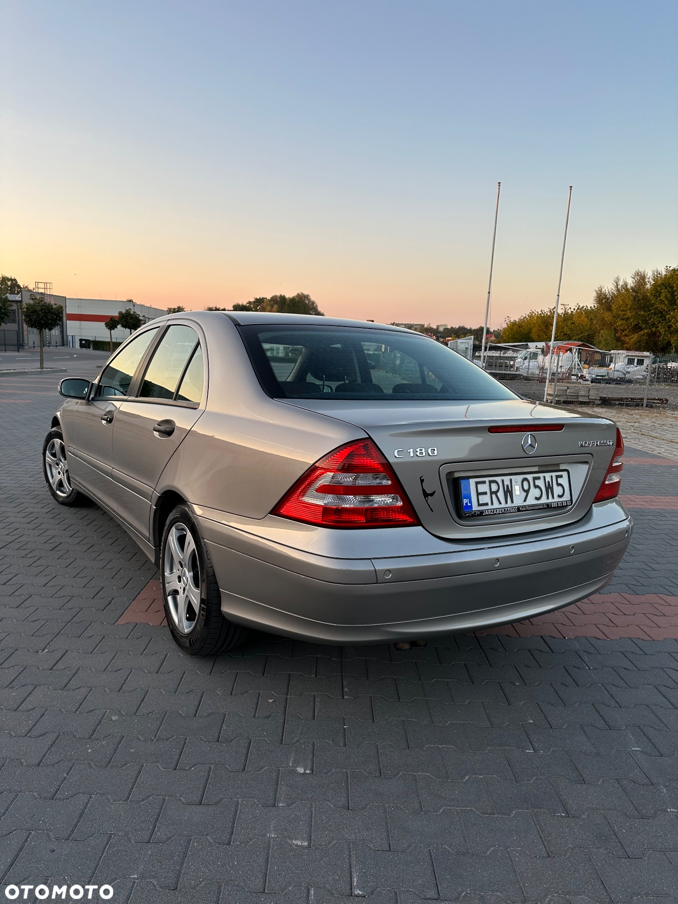 Mercedes-Benz Klasa C 180 T Kompressor Classic - 4
