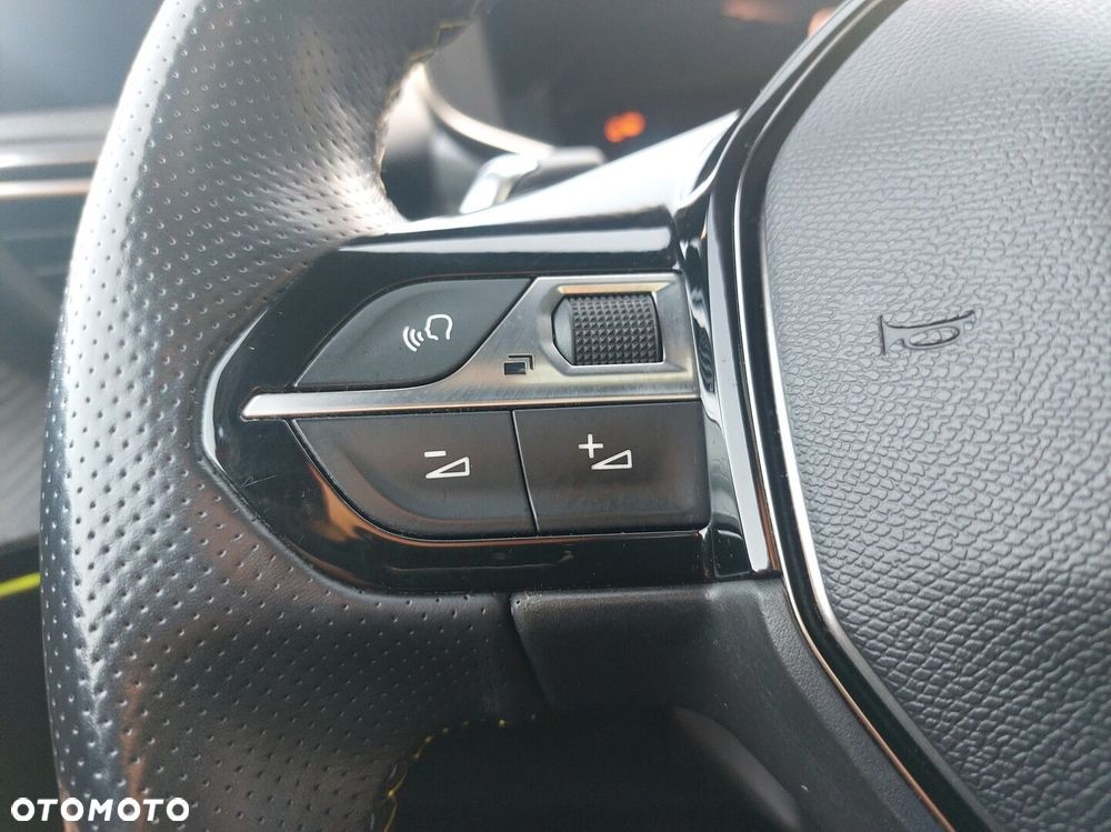Peugeot 2008 1.2 PureTech GT Line S&S EAT8 - 17
