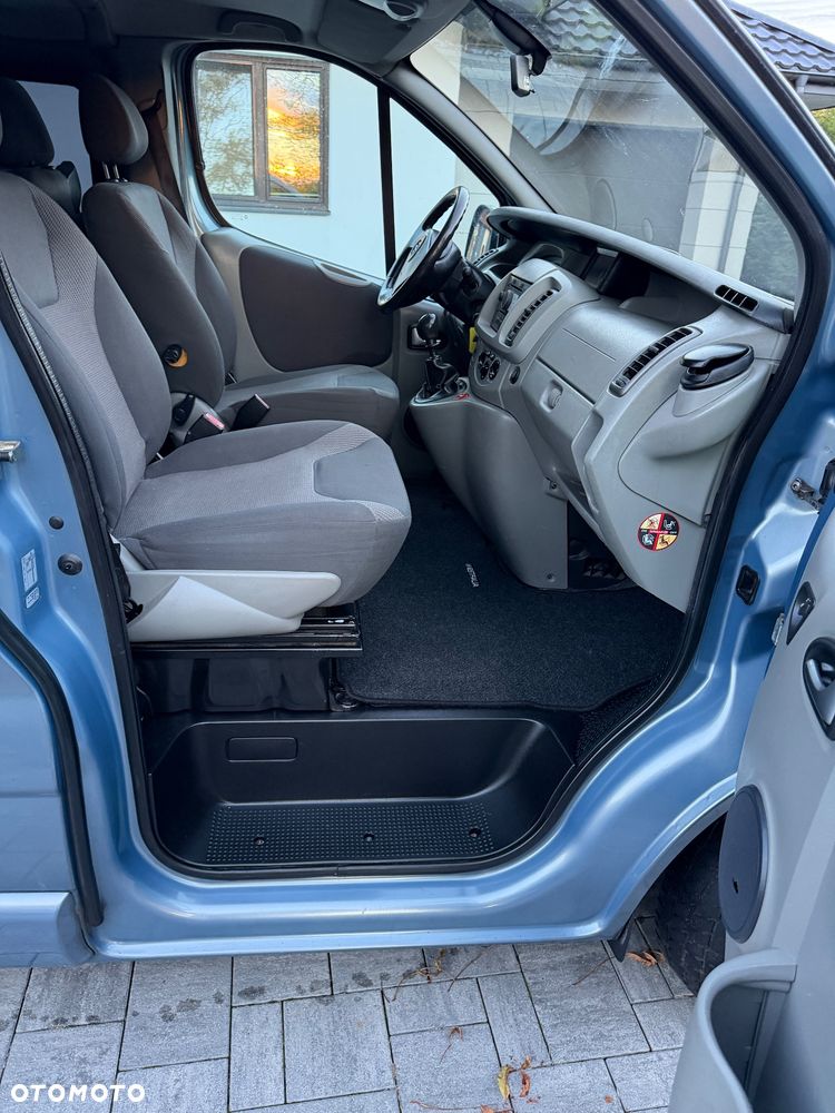 Opel Vivaro - 25