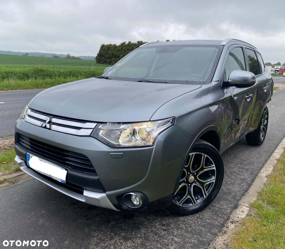 Mitsubishi Outlander - 2