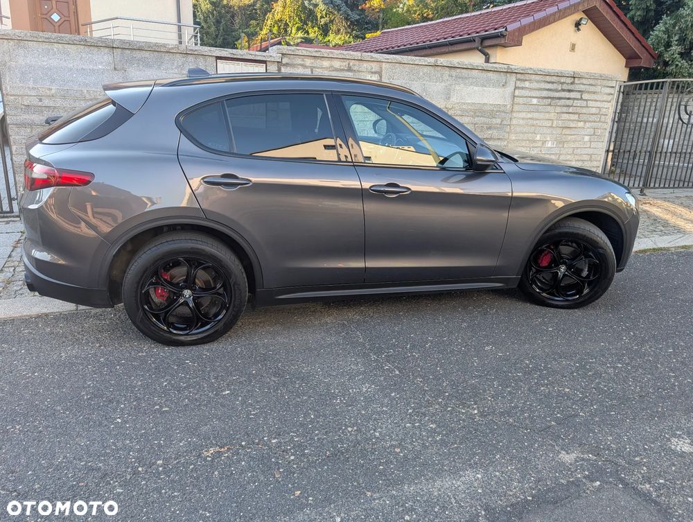 Alfa Romeo Stelvio - 6