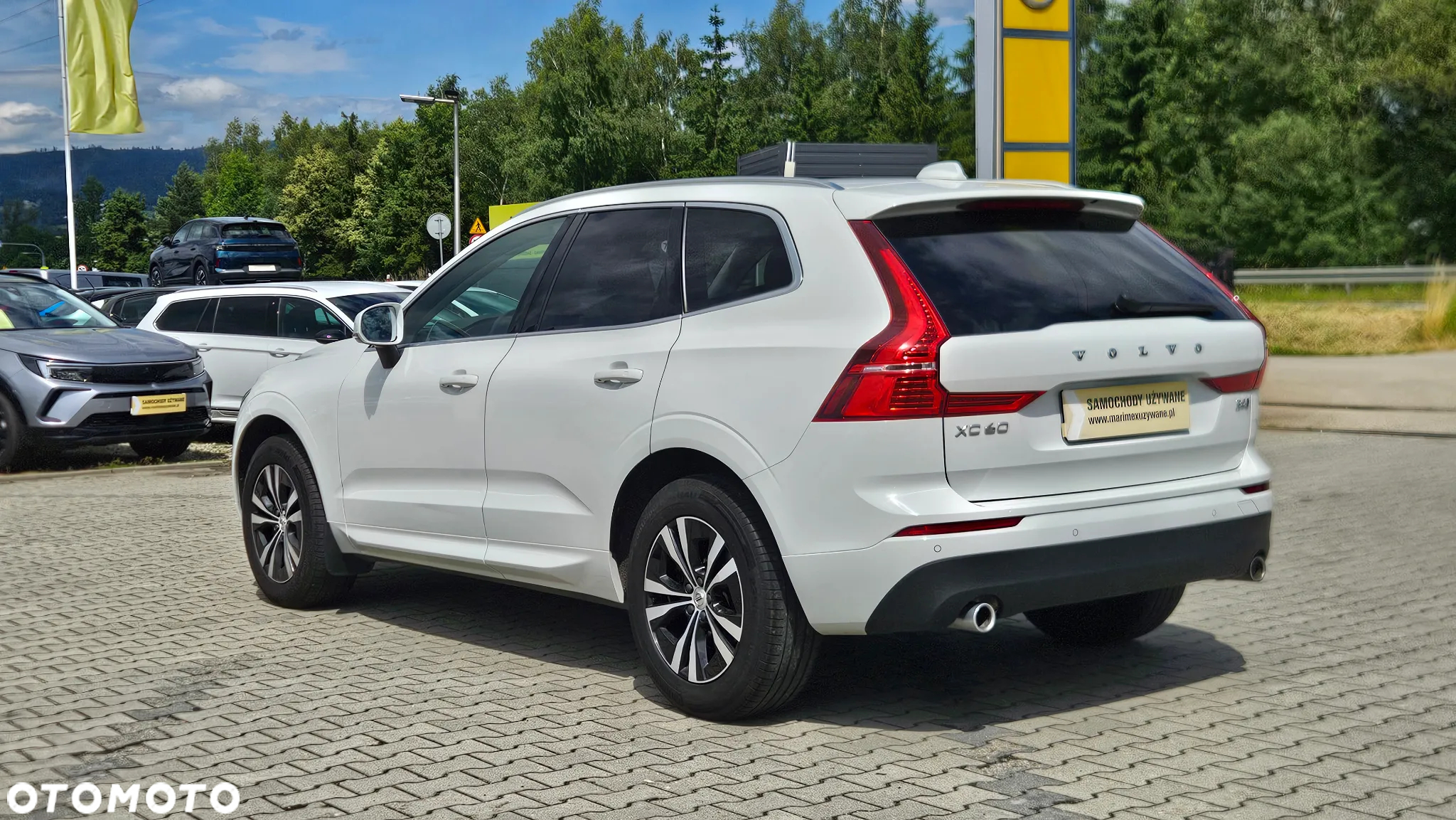 Volvo XC 60 B4 D Momentum - 4
