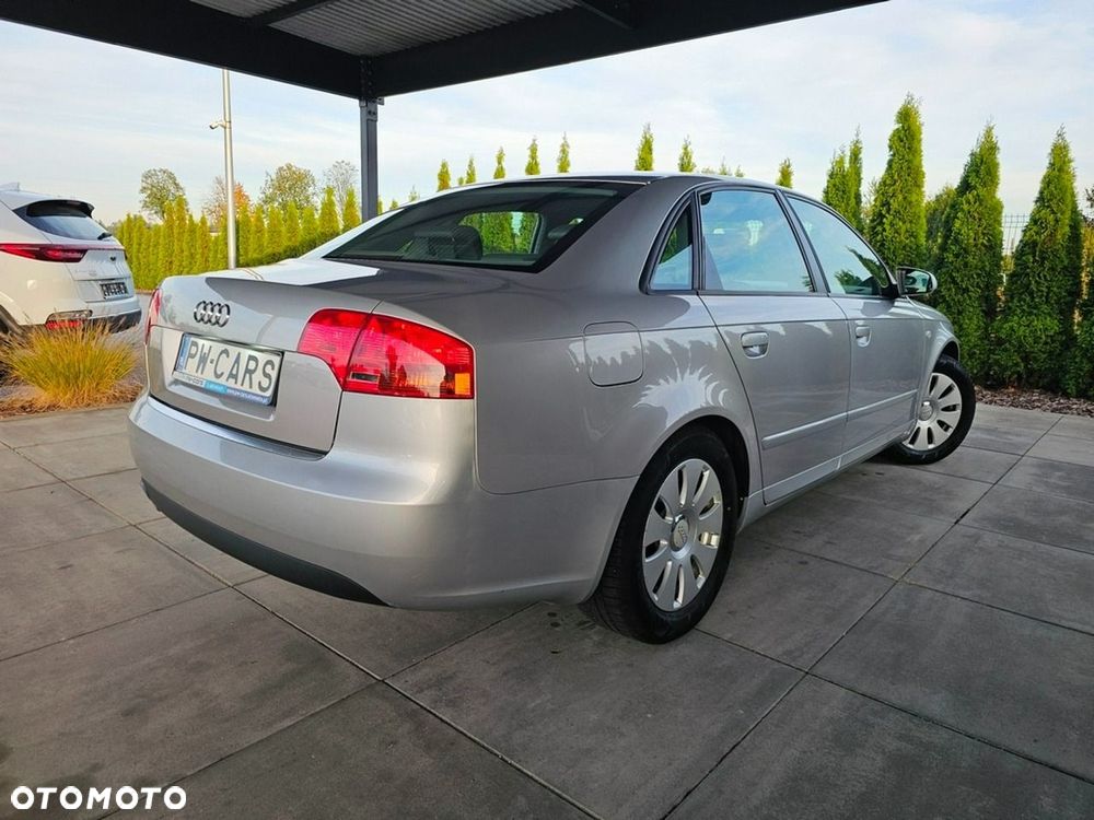 Audi A4 Limousine - 3