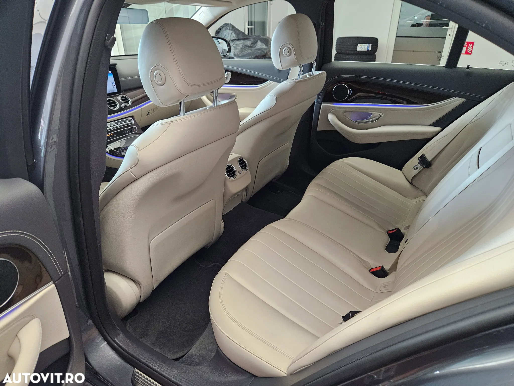 Mercedes-Benz E 300 de 4MATIC Aut. - 11