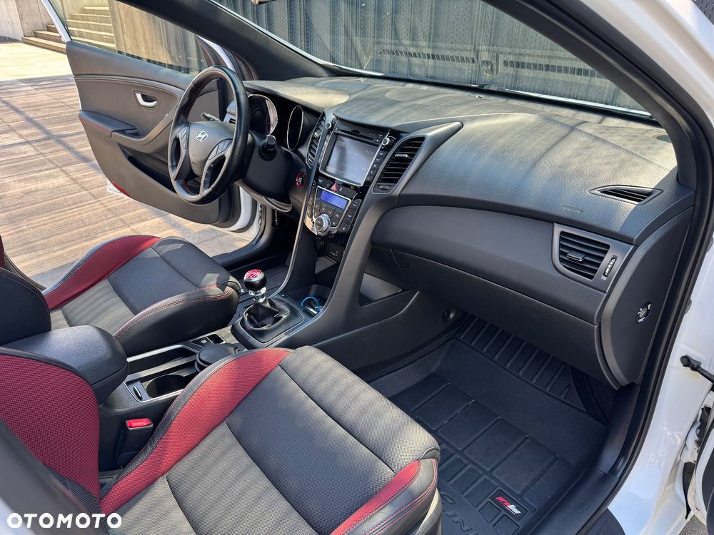 Hyundai i30 1.6 GDI Turbo Luxury - 29
