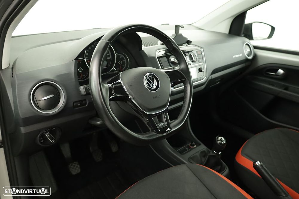 VW Cross Up! 1.0 - 6