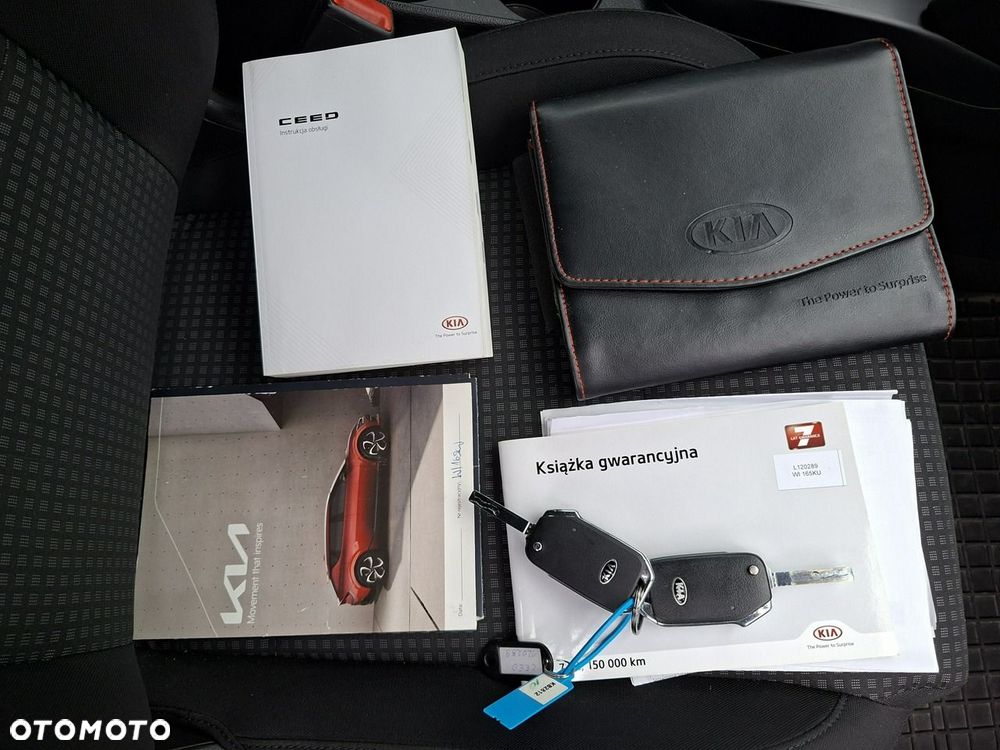 Kia Ceed - 27