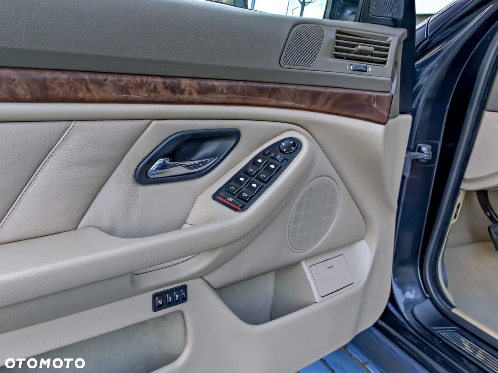 BMW Seria 5 - 29
