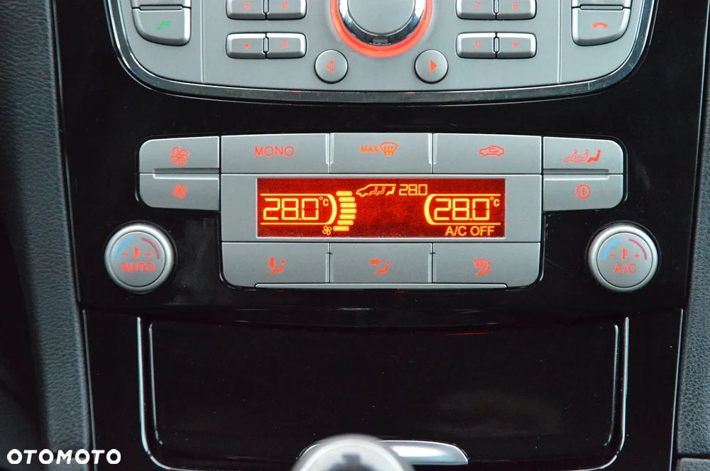 Ford Galaxy 2.0 TDCi Titanium - 18