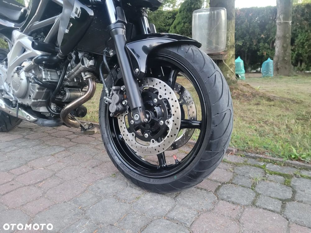 Suzuki Gladius - 3