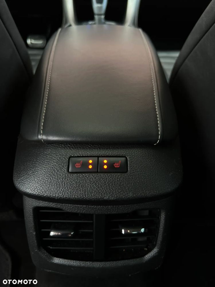 Ford Mondeo Vignale 2.0 EcoBoost - 34