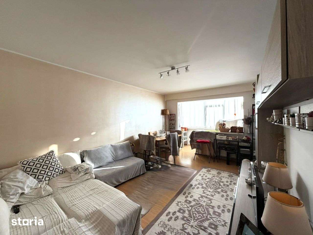 Apartament 3 camere decomandat – Craiovita Noua — fotografia 1