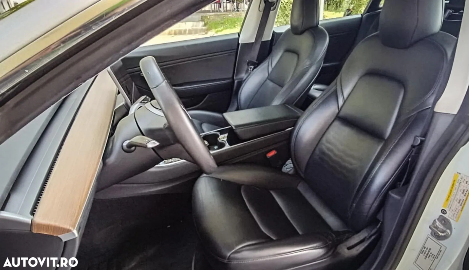 Tesla Model 3 Long Range - 9