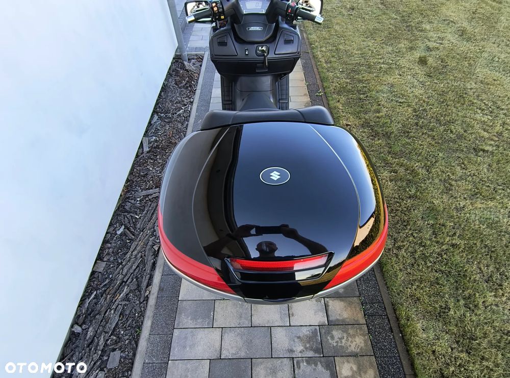 Suzuki Burgman - 12