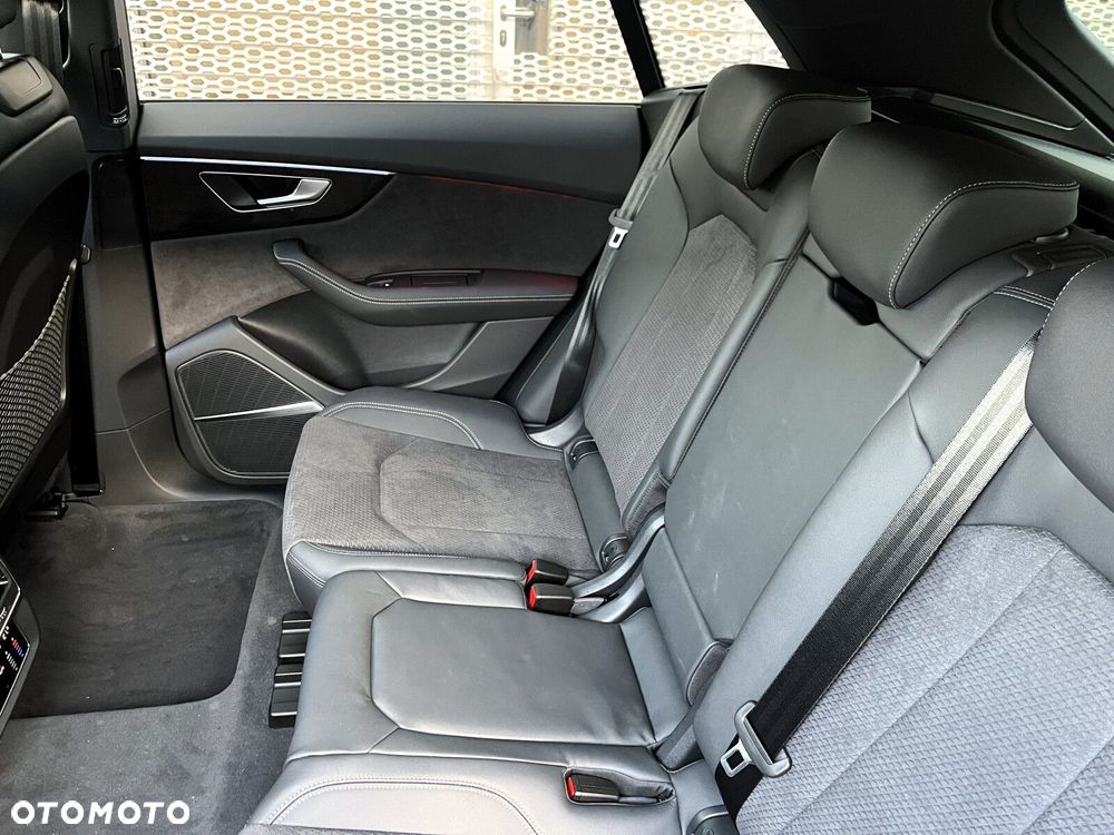 Audi Q8 - 16