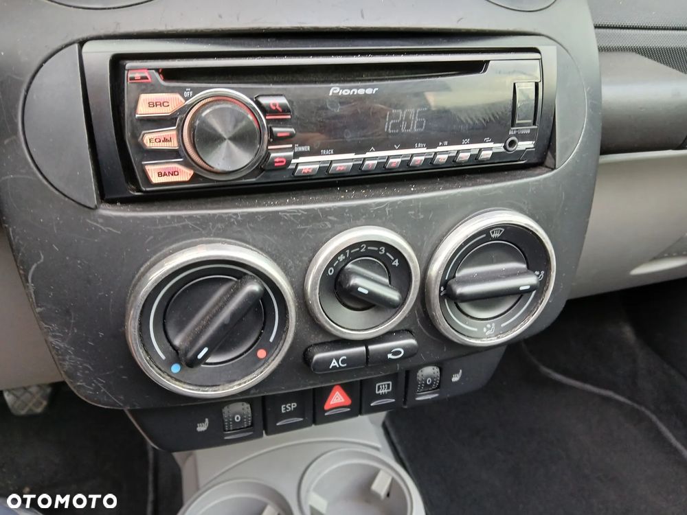 Volkswagen New Beetle 1.6 - 12