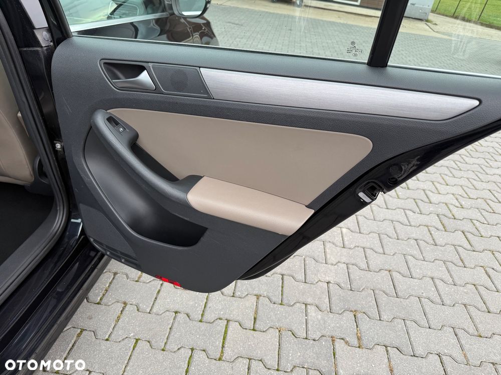 Volkswagen Jetta 1.4 TSI DSG Comfortline - 16