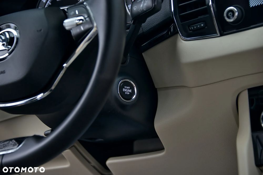 Skoda Karoq 2.0 TDI SCR Sportline - 37