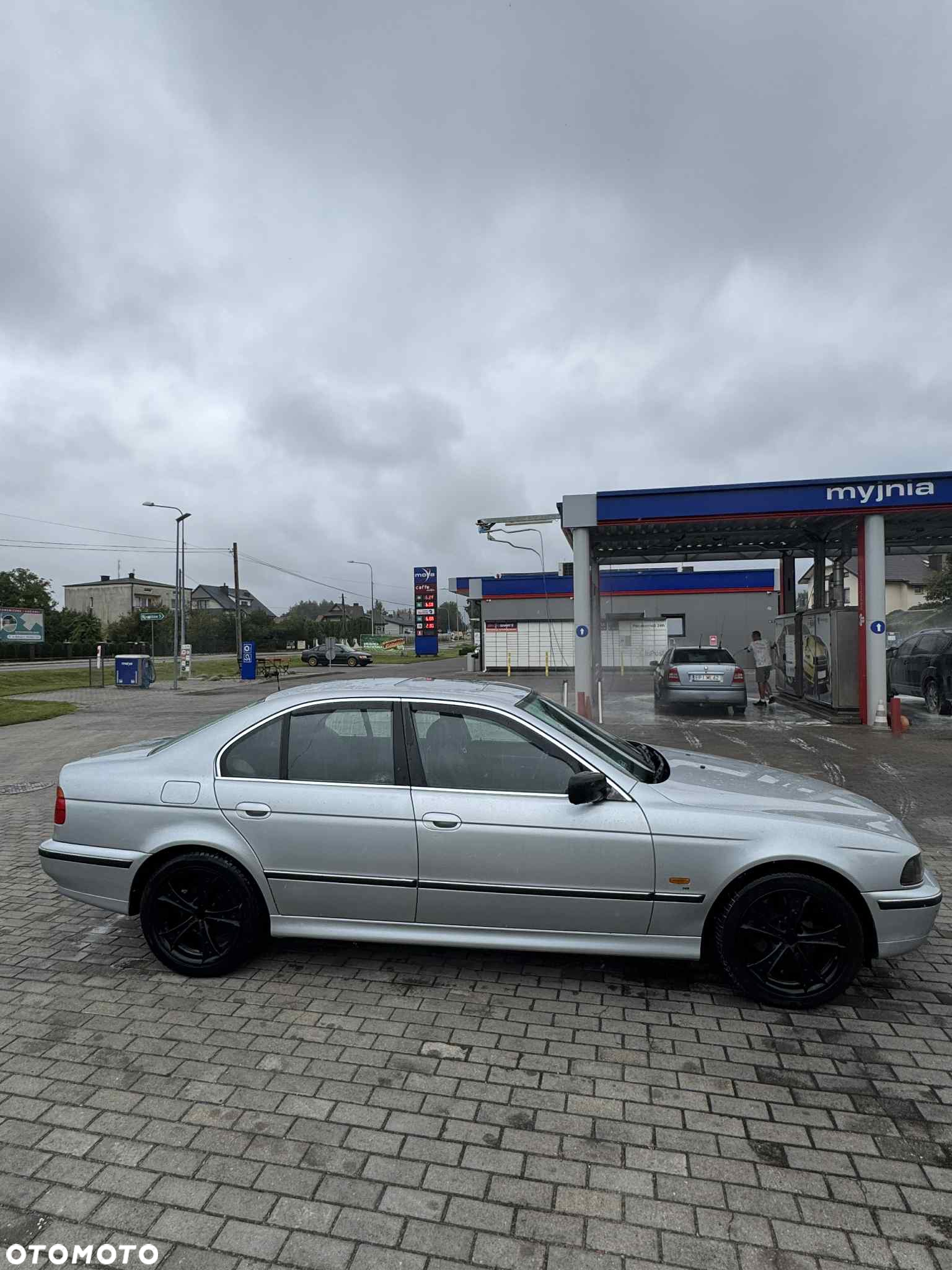 BMW Seria 5 520i - 4