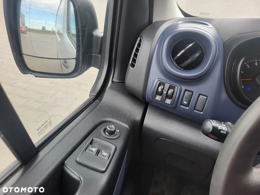 Opel Vivaro - 31