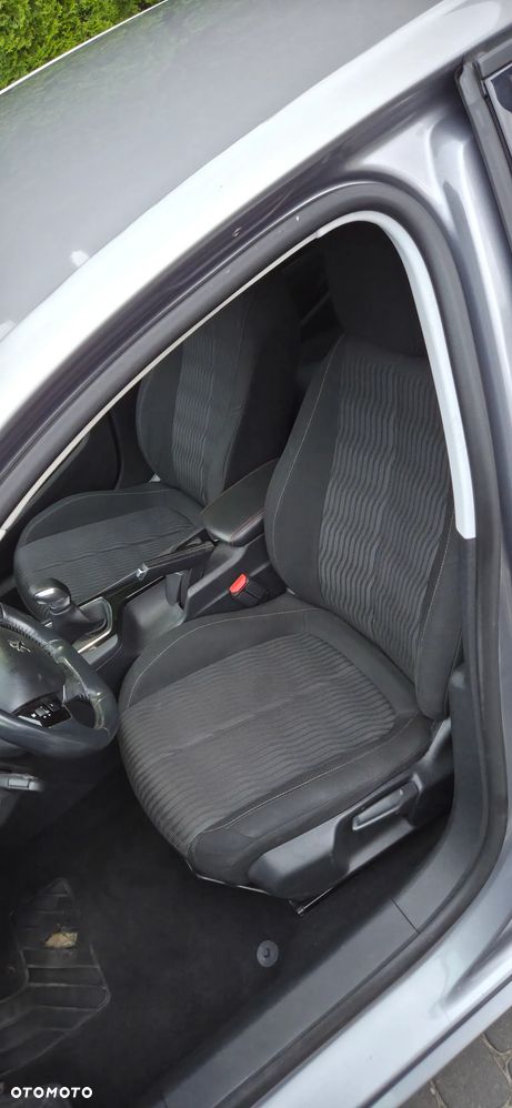 Peugeot 308 1.6 HDi Style - 24