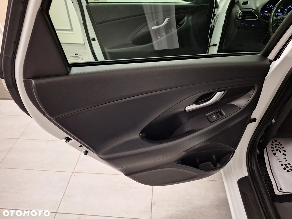 Hyundai i30 1.4 T-GDI Premiere Luxury - 23