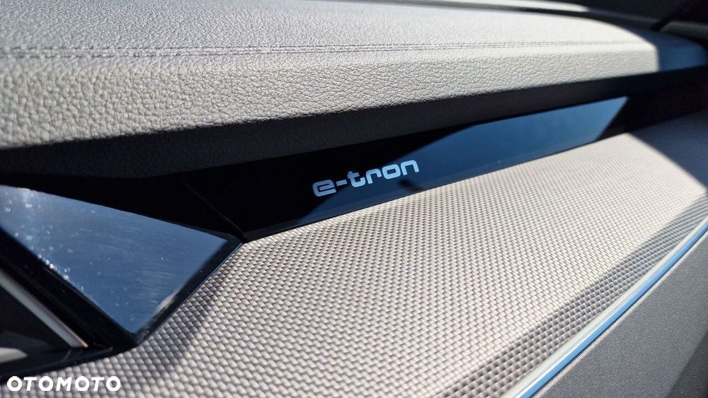 Audi Q8 - 36